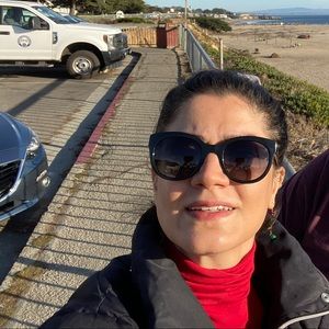 Meet your Posher, Niloufar